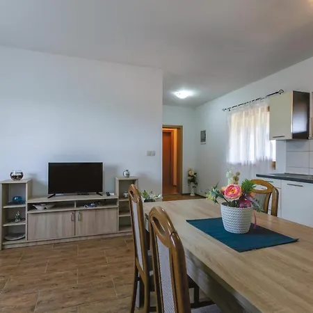 Apartament Awesome In Vabriga W/ Wifi And 2 Bedrooms *