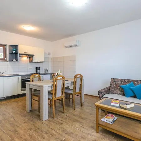 Apartament Awesome In Vabriga W/ Wifi And 2 Bedrooms