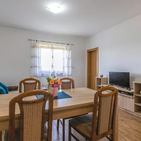 Apartament Awesome In Vabriga W/ Wifi And 2 Bedrooms *